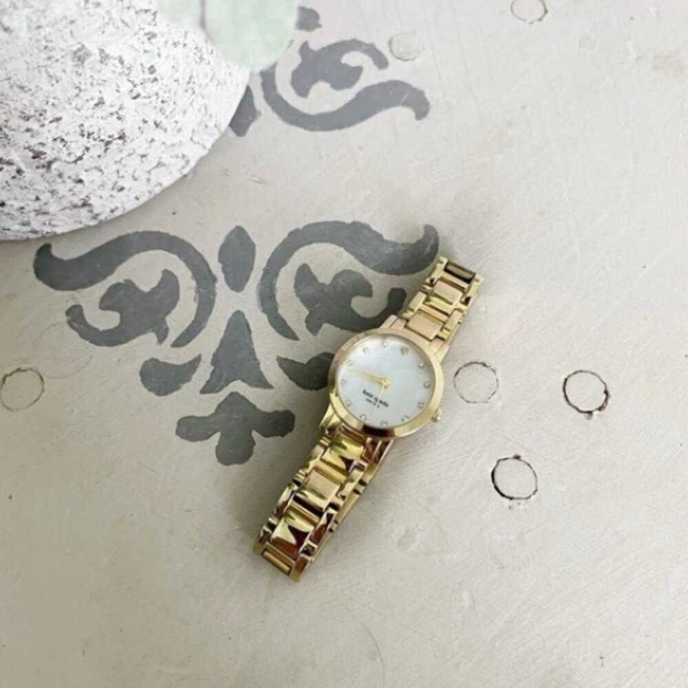 Kate Spade Women's Luxury Basic Classic Gold Watch